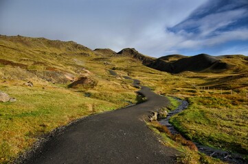 Fototapeta na wymiar Route de montagne Islandaise