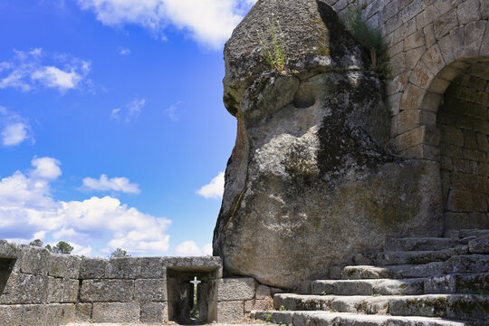 Treason doors, Sortelha castle, Serra da Estrela, Beira Alta, Portugal