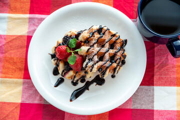 苺とチョコのベルギーワッフル