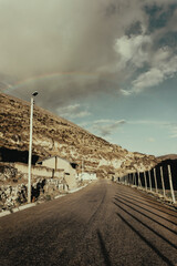 carretera con cielo desierto para fondos y diseños ... road with desert sky for backgrounds and designs 