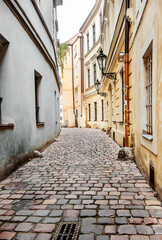 Obraz na płótnie Canvas narrow street in old city