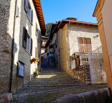 a quaint Italian town of Tignale on lake Garda (Italy, Lombardy)	
