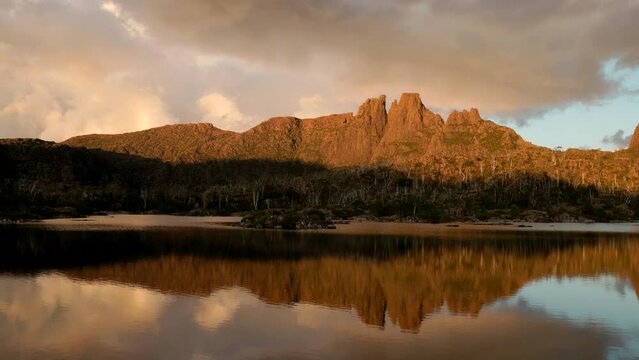 a sunset shot of mt geryon and lake elysia at the labyrinth in cradle mountain-lake st clair national park of tasmania, australia