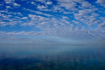 沖縄県宮古島　朝凪の風景