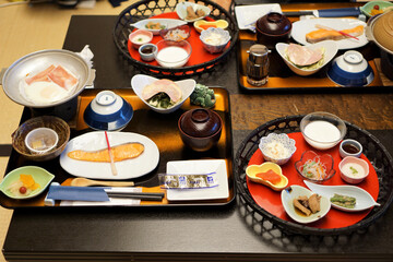 旅館の豪華な朝食