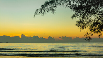 Fototapeta na wymiar Sun and sea sunset background. Nature composition.