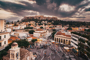 Obraz premium aerial panoramic view of Monastiraki square and the Acropolis at sunset in Athens Greece