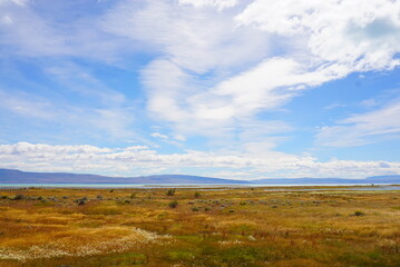 Fototapeta na wymiar 南米チリ旅行で見た青空と山の風景