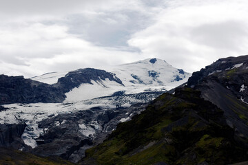 Tal Thorsmörk im Süden Island - durch das Schmezwasser der Gletscher Tindfjallajökull und Eyjafjallajökull geformtes Tal in der Gemeinde Rangárþing eystra in Island