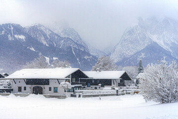 Fototapeta na wymiar Winter in den bayerischen Alpen