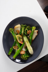 Verduras frescas a la plancha. Grilled fresh vegetables.