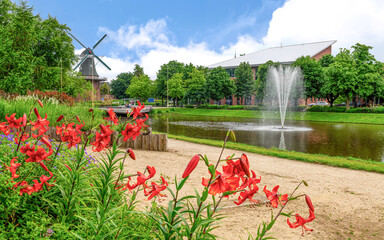 Papenburg (Emsland) Stadtpark mit Windmühle