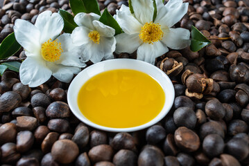 Natural pressed vegetable oil, golden tea seed oil