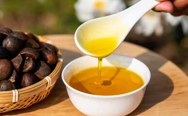 Nutritious and healthy tea seed oil