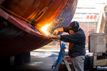welder working in the shipyard 