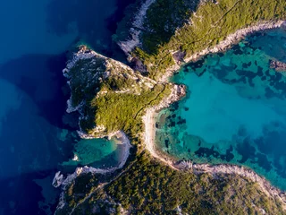 Keuken foto achterwand Luchtfoto strand Luchthommelmening van beroemd porto timoni-strand in afionasdorp corfu, griekenland