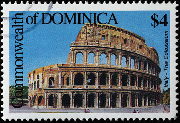 Italian Colosseo on stamp from Dominica