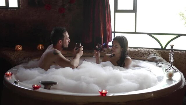 Romantic detoxing at a jacuzzi plunge bath together