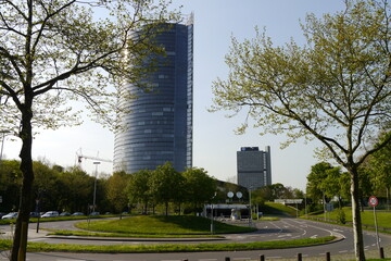Freizeitpark Rheinaue in Bonn mit Posttower und Langen Eugen