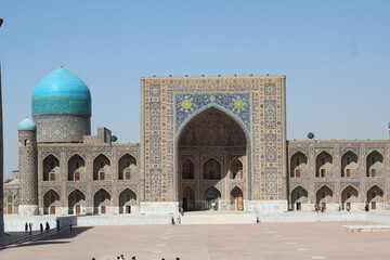 Fototapeta na wymiar Registan in Samarkand, Uzbekistan.