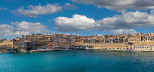 Panoramic view of Malta and Fort Manoel, Valletta