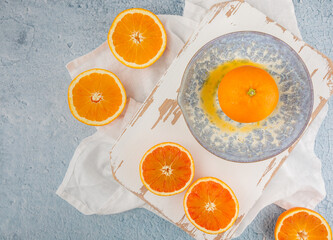 making fresh orange juice