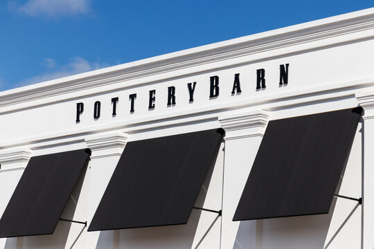 Pottery Barn retail mall location. Pottery Barn is owned by Williams-Sonoma.
