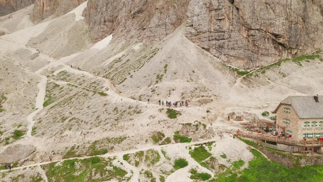 Rifugio Vicenza, Sassolungo, Sassopiatto, Dolomiti