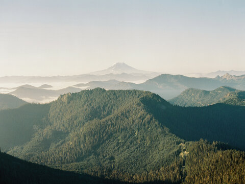 The sunrise at the Mount Rainier 