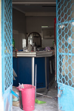 Refurbishing construction work in the coffee shop