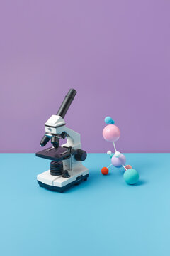 Microscope and molecule