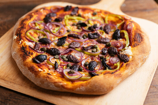 Green Pepper, Onion, Olive Pizza