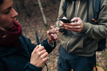 Identifying edible wild fungi