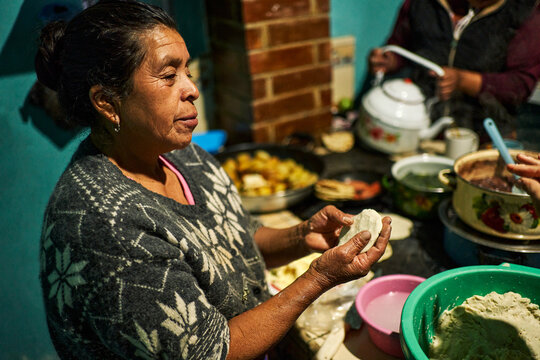 Guatemala woman cooking