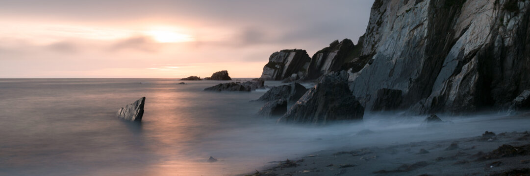 ayrmer-cove-south-hams-devon-coast-beach-sunset-panorma