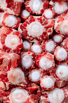 raw oxtail
