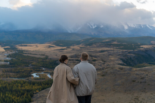 Couple Stand mountain landscape