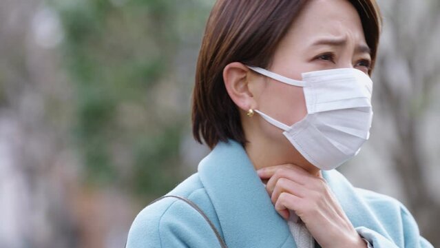 冬・ミドル女性・マスク・咳・風邪