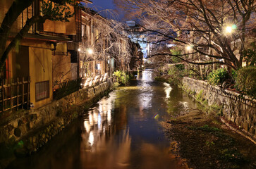 京都祇園白川辰巳橋から見る白川の夜景