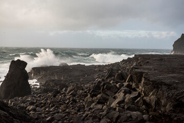 Lavafelder auf der Halbinsel Reykjanes in der K&uuml;ste zum Nordatlantik