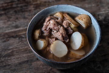 Food therapy nourishing soup Gastrodia elata pig bone soup