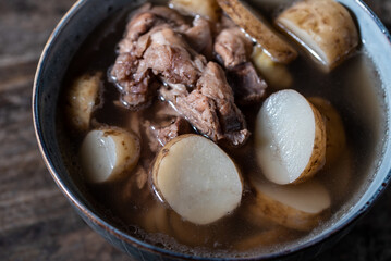 Food therapy nourishing soup Gastrodia elata pig bone soup