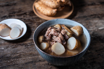 Food therapy nourishing soup Gastrodia elata pig bone soup