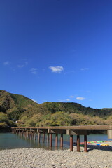 高知県　晴天の勝間沈下橋