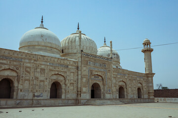 Fototapeta na wymiar Abbasi Jamia Masjid Qila Mosque built by Nawab Bahawal Khan near to Derawar Fort in Yazman Tehsil, within the Cholistan Desert in Bahawalpur, Pakistan
