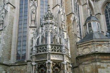 Fototapeta na wymiar Iglesia de Nuestra Señora del Sablon (Francés: Église Notre-Dame du Sablon) en Bruselas, Bélgica. Detalles ornamentales de la iglesia gótica del siglo XV.