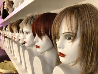 Manequins wearing modern wigs