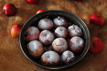 apple under sweet powder