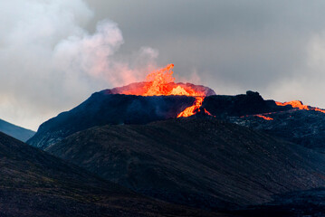 2021 08 19 Fagradalsfjall volcano and lava 1