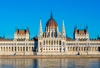Fototapeta premium Hungarian Parliament building at sunset in Budapest, Hungary